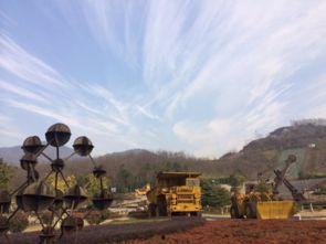 废旧矿坑变网红打卡图,探寻城市中的自然奇迹