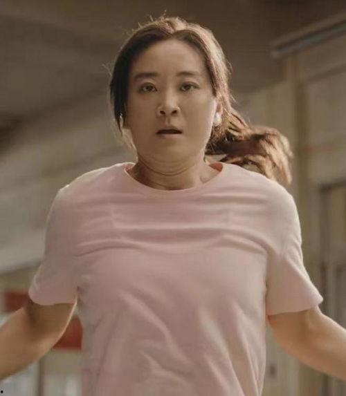 贾玲最新爆料电影在线观看,电影在线观看，揭秘幕后故事